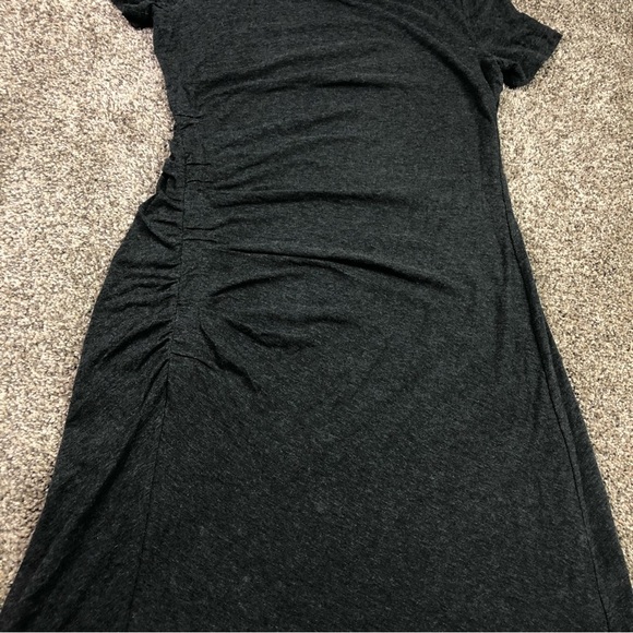 CAbi Gray Short Sleeve Ruched Side Weekend Dress Size Small - Picture 4 of 10